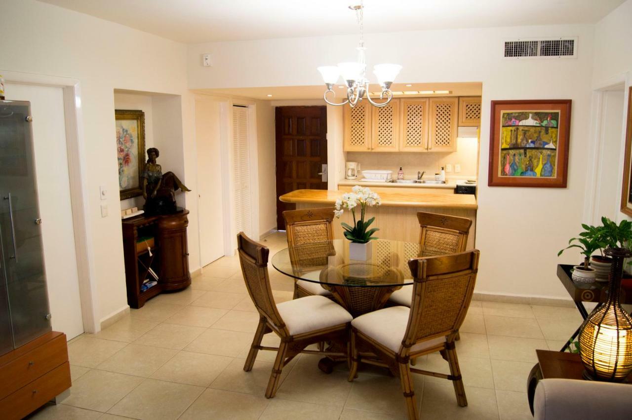 Cancun Beachfront Condo Экстерьер фото